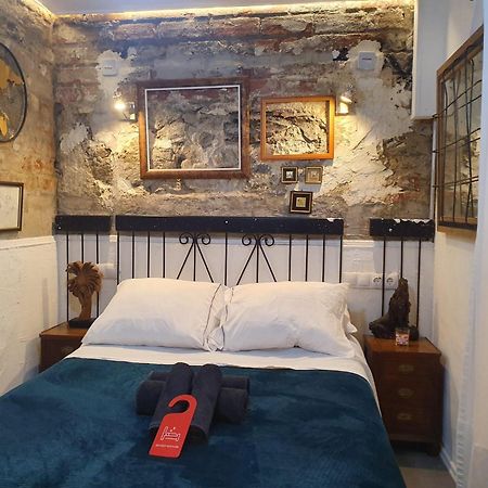 Studio Or Rooms With Private Bathroom Or Rooms With Shared Bathroom Barcelona Exterior photo