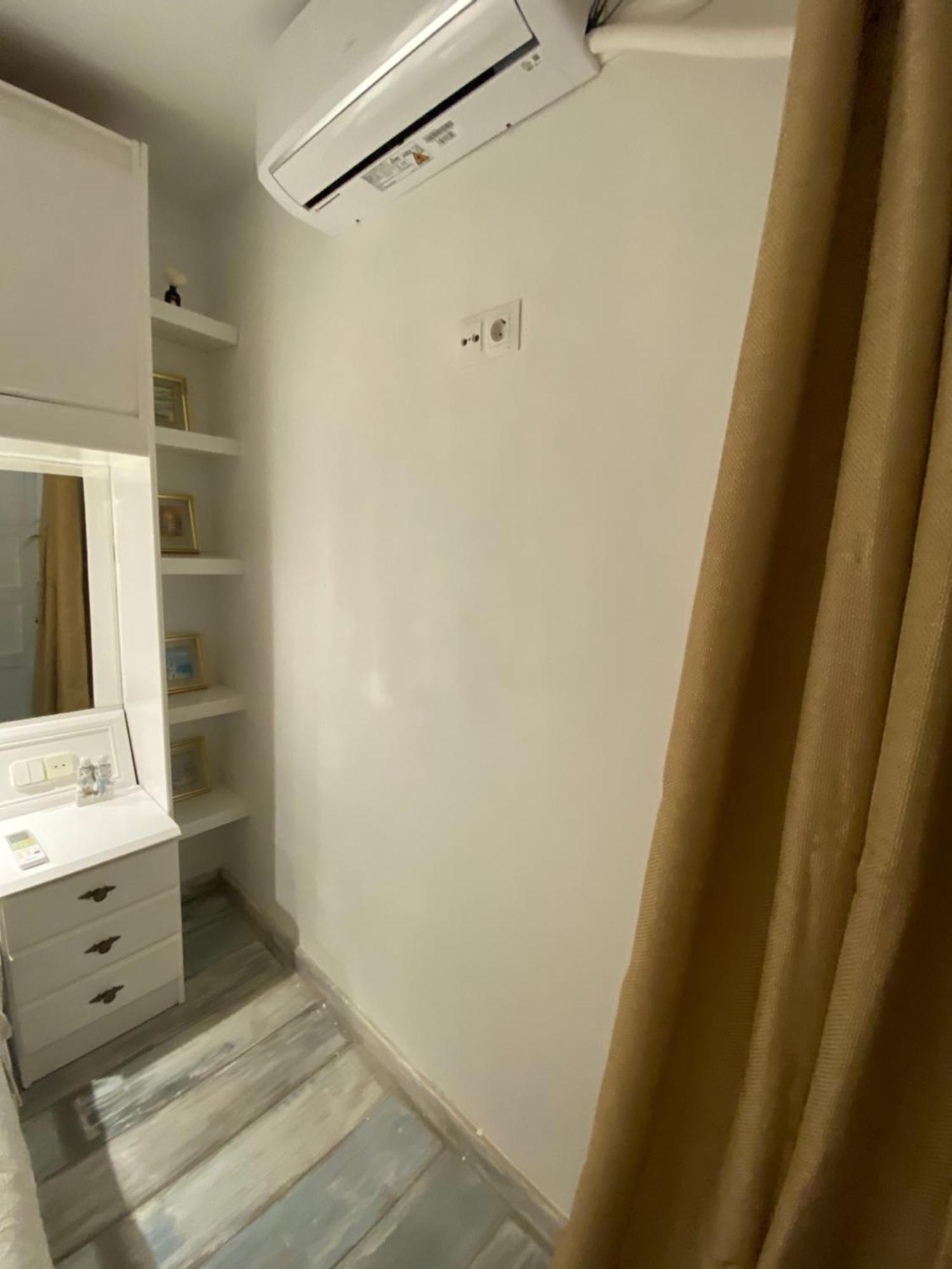 Studio Or Rooms With Private Bathroom Or Rooms With Shared Bathroom Barcelona Exterior photo
