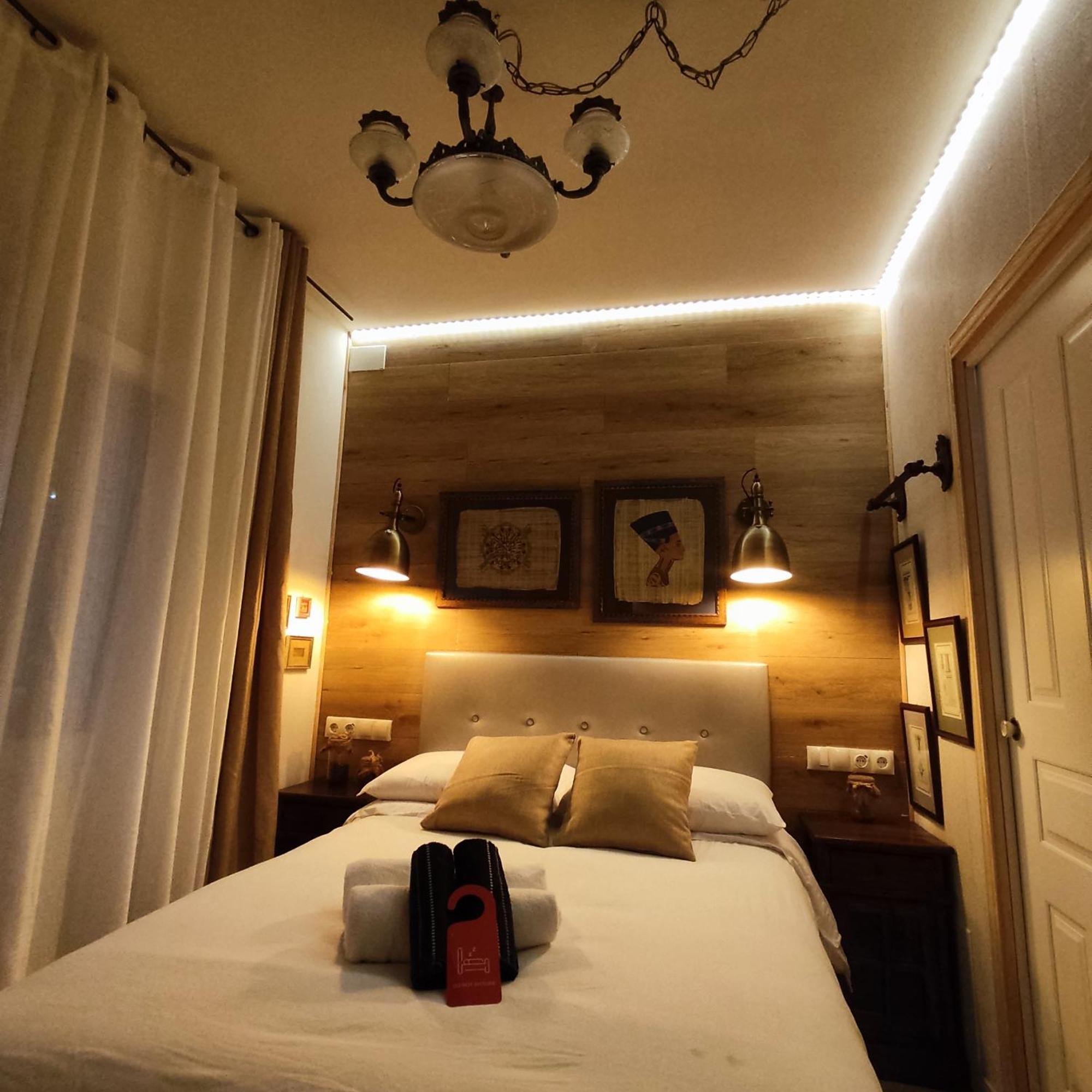 Studio Or Rooms With Private Bathroom Or Rooms With Shared Bathroom Barcelona Exterior photo