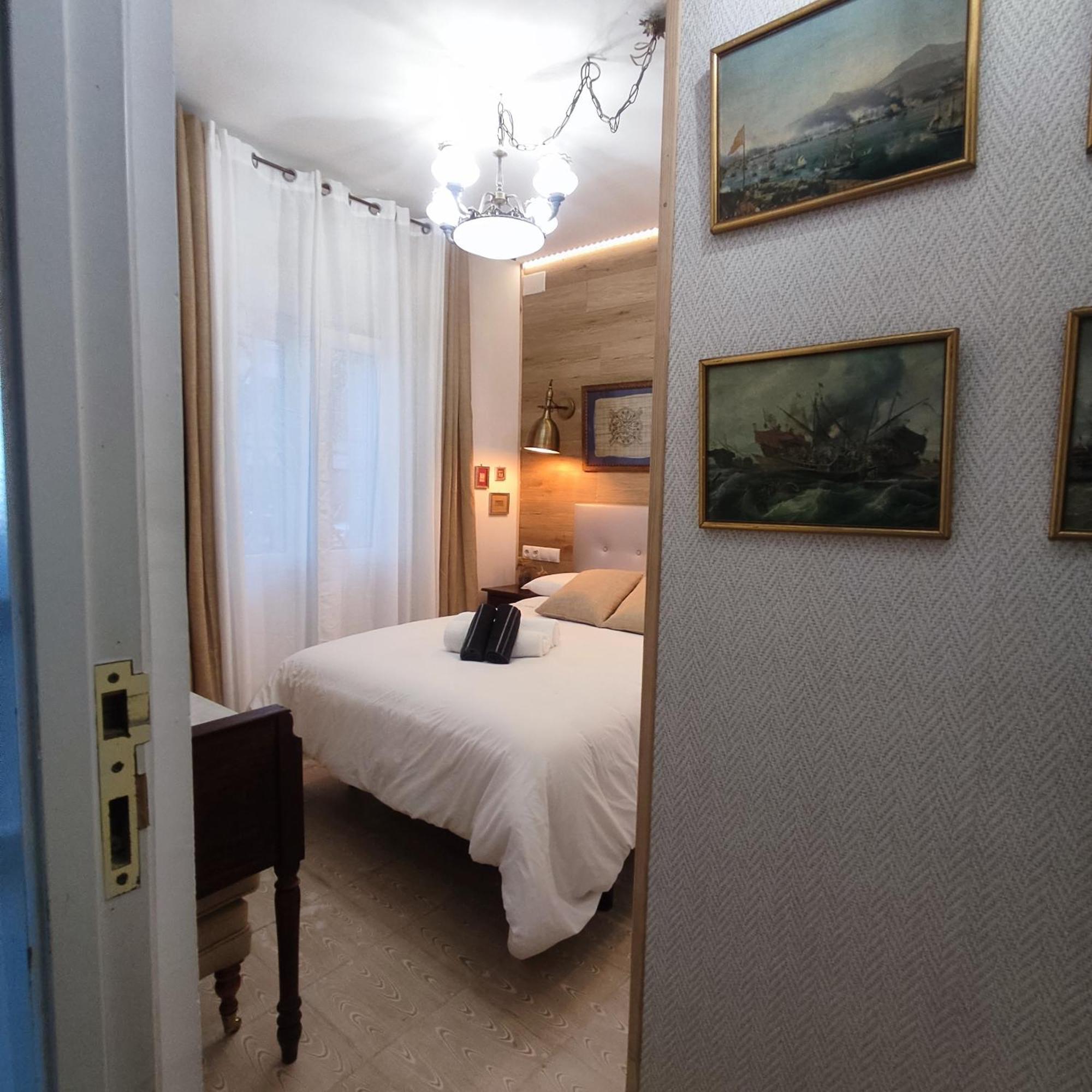 Studio Or Rooms With Private Bathroom Or Rooms With Shared Bathroom Barcelona Exterior photo