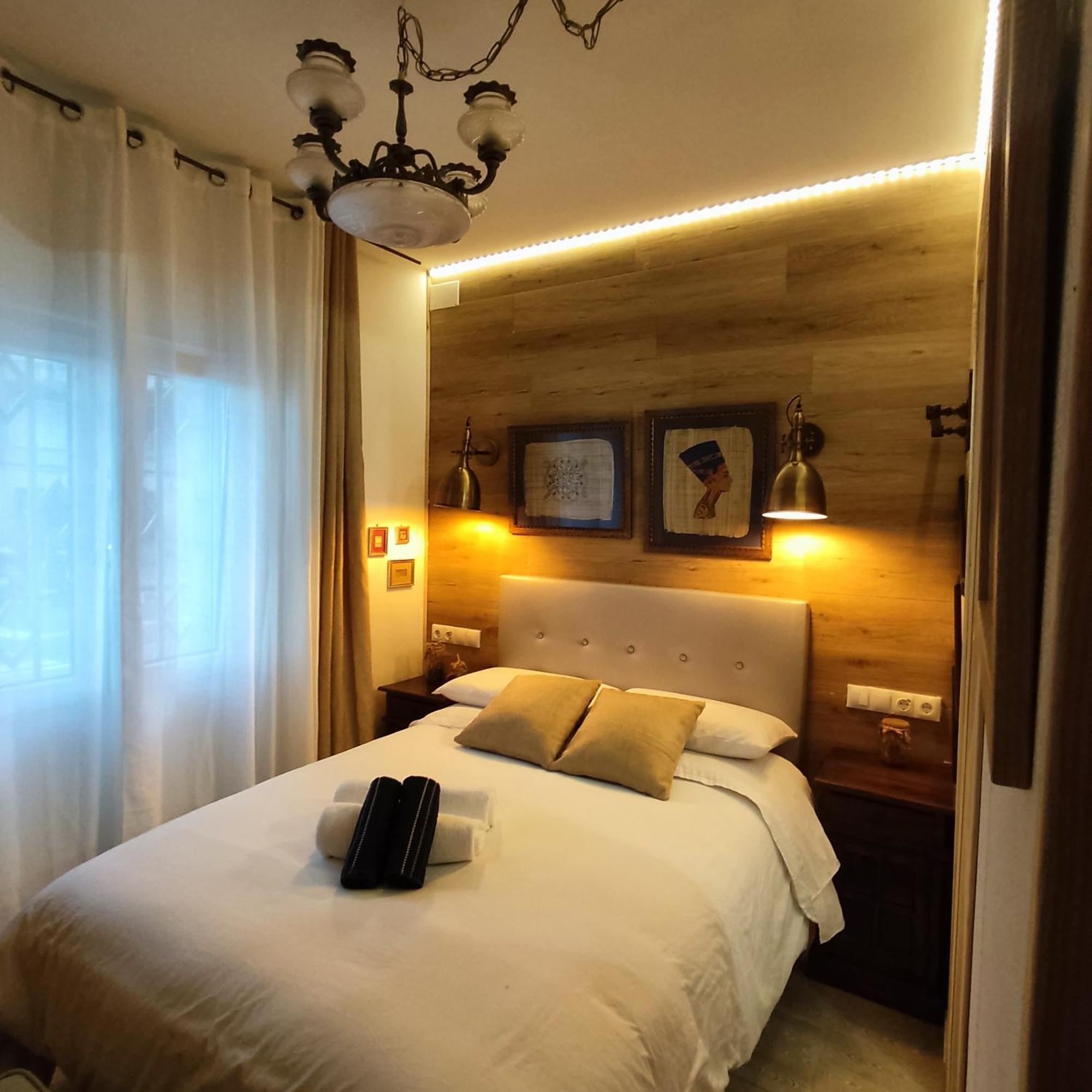 Studio Or Rooms With Private Bathroom Or Rooms With Shared Bathroom Barcelona Exterior photo