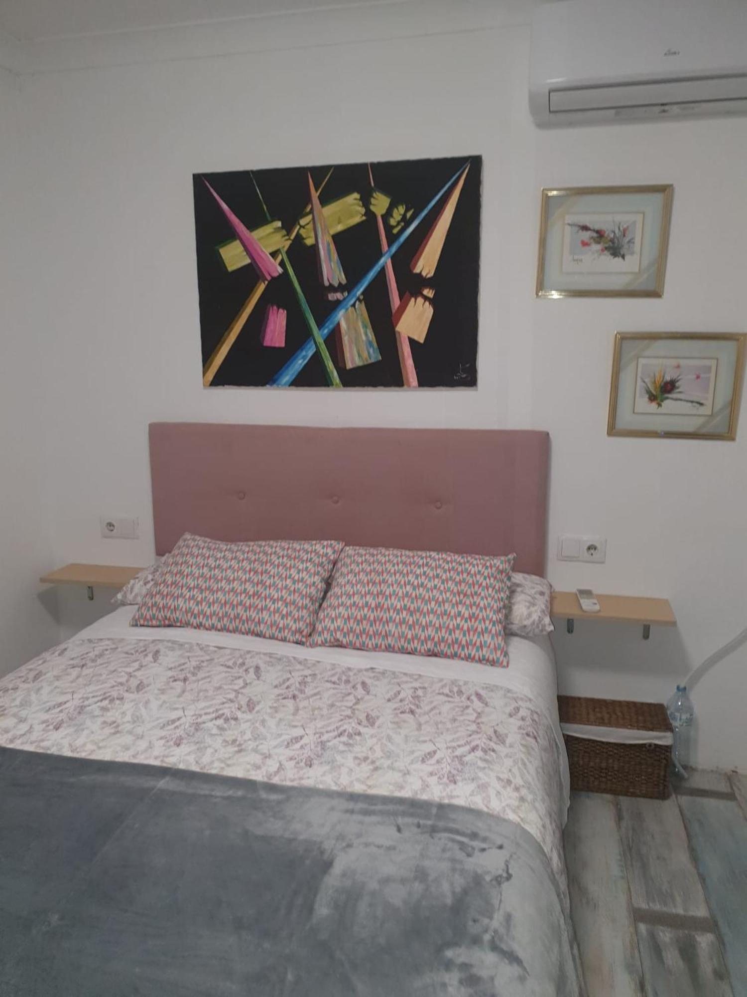 Studio Or Rooms With Private Bathroom Or Rooms With Shared Bathroom Barcelona Exterior photo