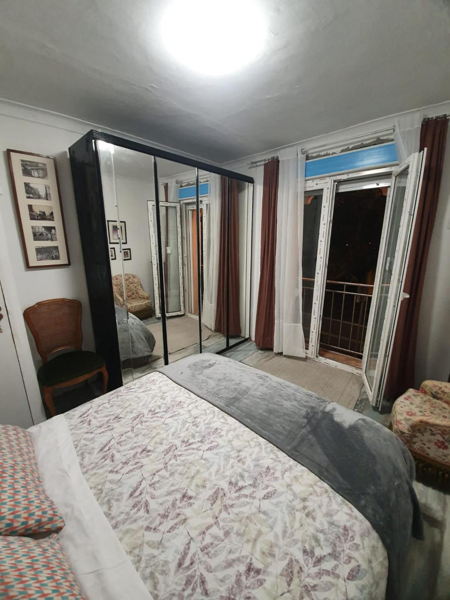 Studio Or Rooms With Private Bathroom Or Rooms With Shared Bathroom Barcelona Exterior photo