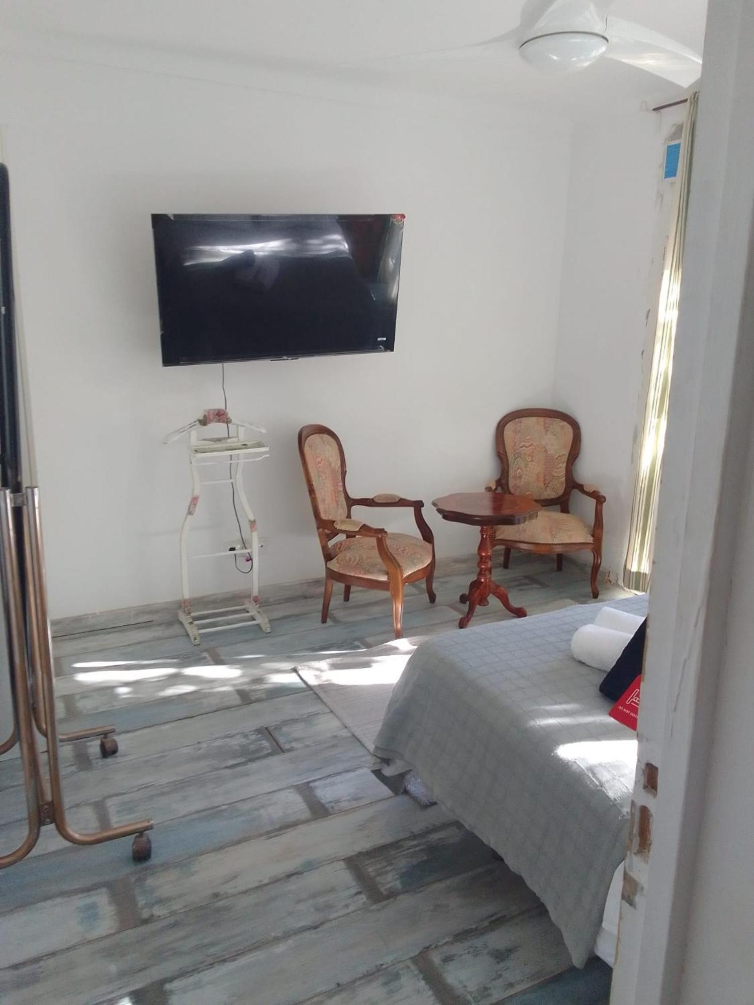 Studio Or Rooms With Private Bathroom Or Rooms With Shared Bathroom Barcelona Exterior photo