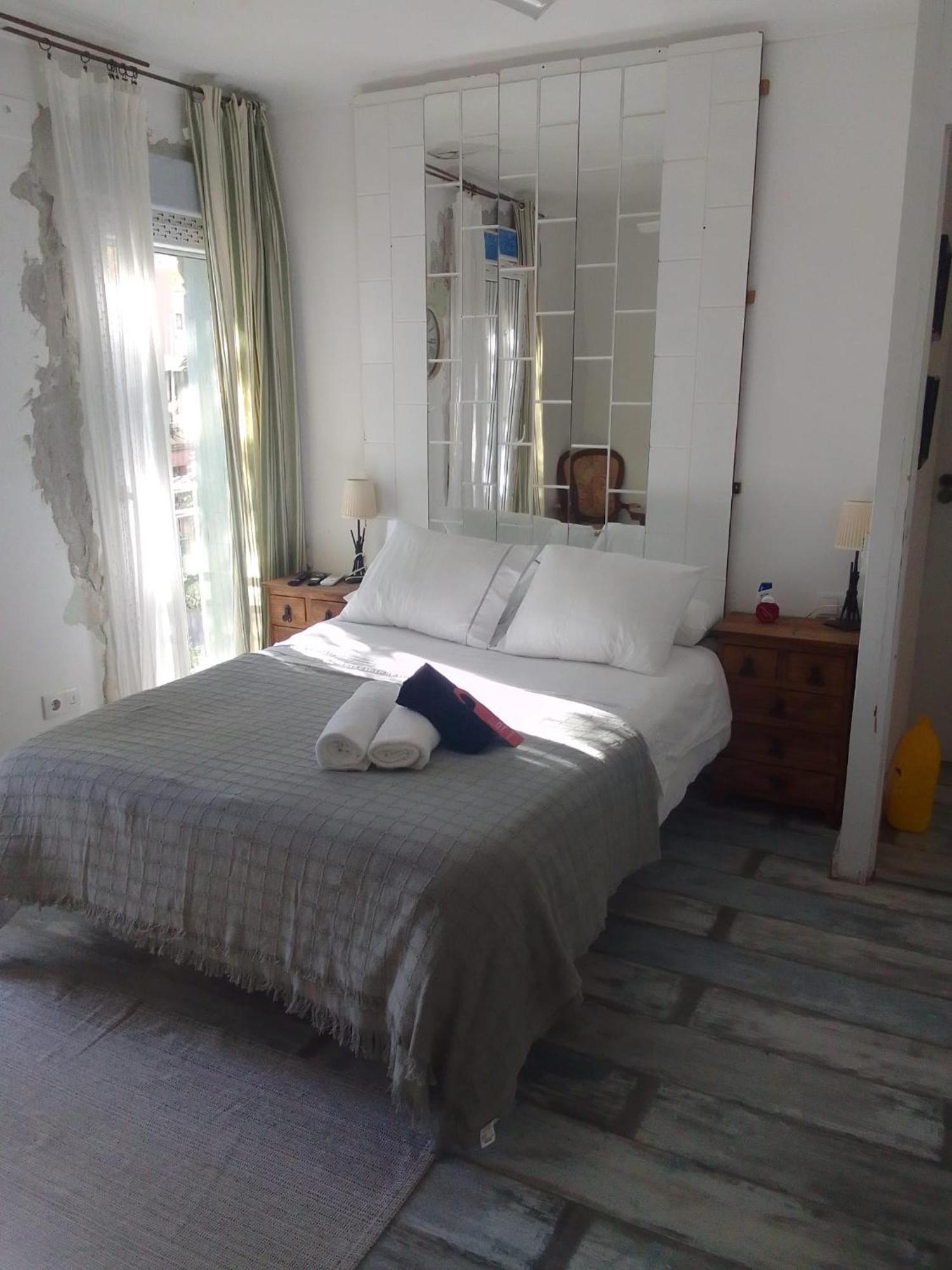 Studio Or Rooms With Private Bathroom Or Rooms With Shared Bathroom Barcelona Exterior photo